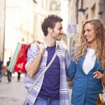 couple-shopping-on-Milan-street (Copy)