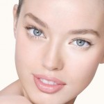 expert-eyes_oil-free-eye-makeup-remover_r_model-shot_141713