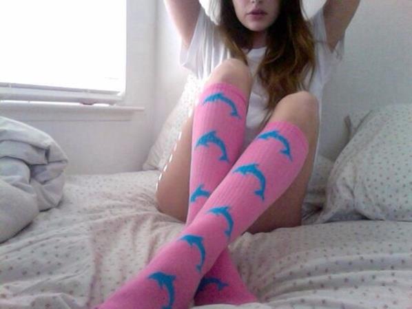 6d3bta-l-610x610-underwear-knee-socks-shoes-socks-odd-future-dolphins-tumblr-pink-blue-sock-girl-of-oddfuture (Copy)