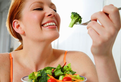 eating-veggies-dietnutritionadvisor