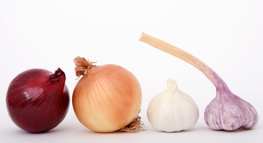 Garlic-Onion-for-Hair-Loss-Remedy