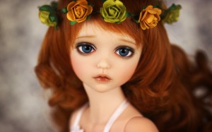 doll-flower-crown-background_055632