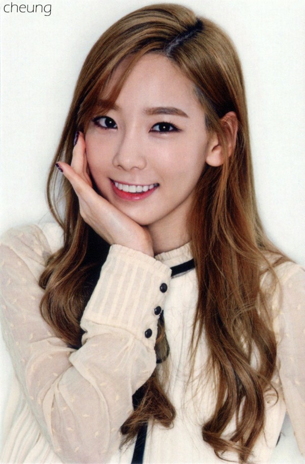 Taeyeon-2015-Season-Greetings-girls-generation-snsd-37932524-998-1521
