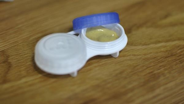 contact-lens-cases-8