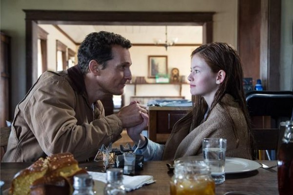 interstellar-matthew-mcconaughey-mackenzie-foy2