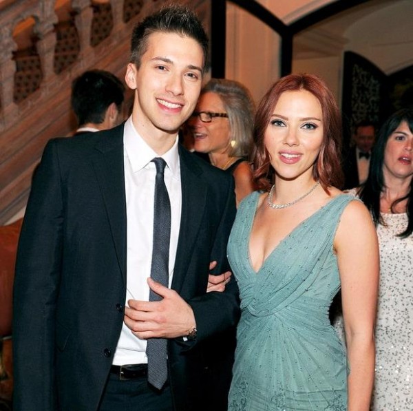 1394160125_113296603_hunter-johansson-scarlett-johansson-zoom