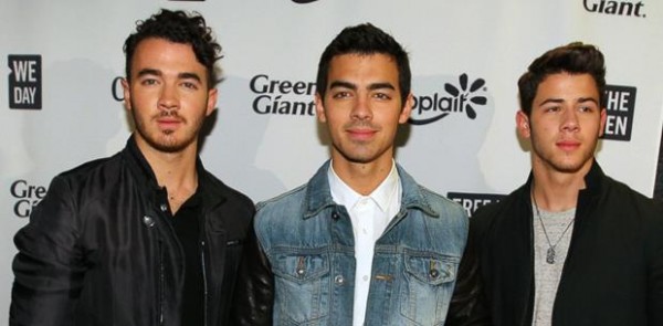 GTY_jonas_brothers_ml_131009_33x16_1600