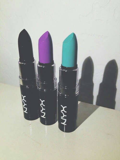 Nyx-Purple-Lipstick
