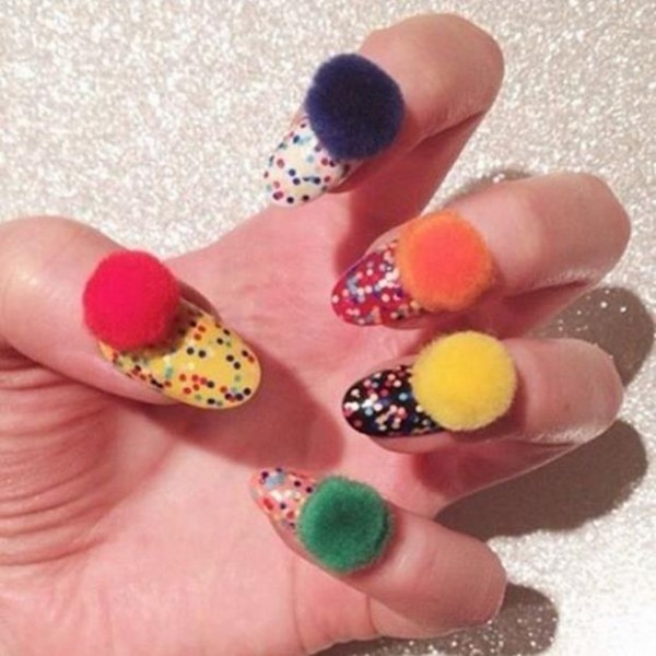 Pom-–-Pom-Nails-3 (Copy)