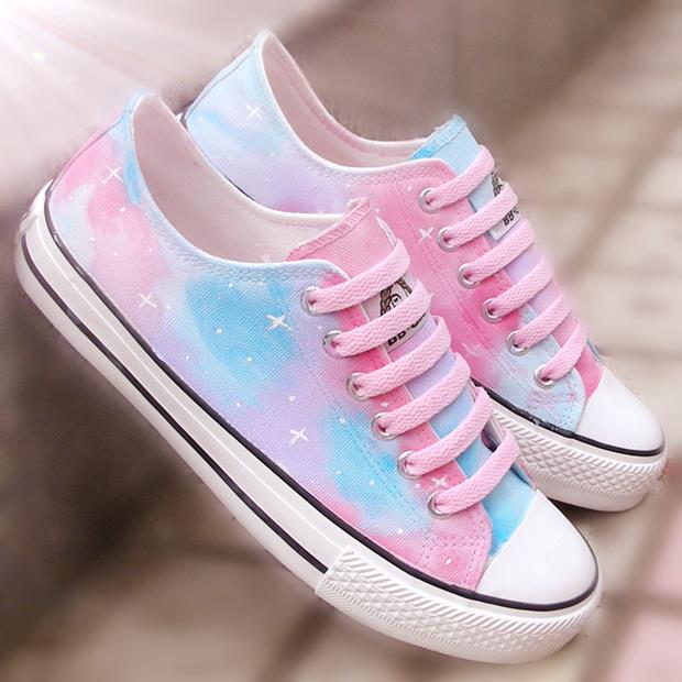 Soft-Grunge-Star-painted-Canvas-Converse-Shoes