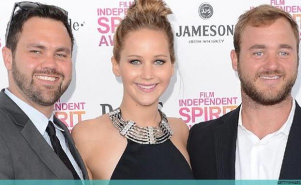 celeb-siblings-jennifer-blaine-ben-lawrence-628