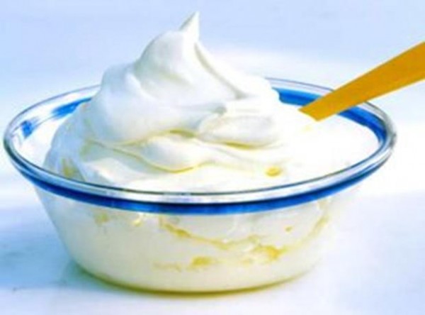 milk-cream-for-dark-lips-treatment-300×222 (Copy)