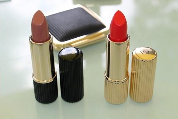 victoria-beckham-estee-lauder-lipstick-review-3-650×434
