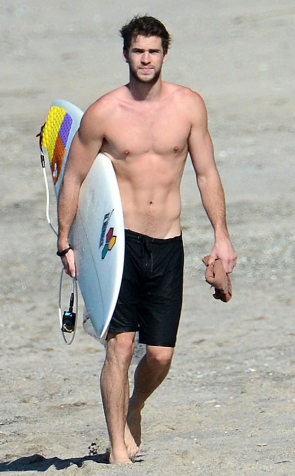 634.LiamHemsworth.mh.012813