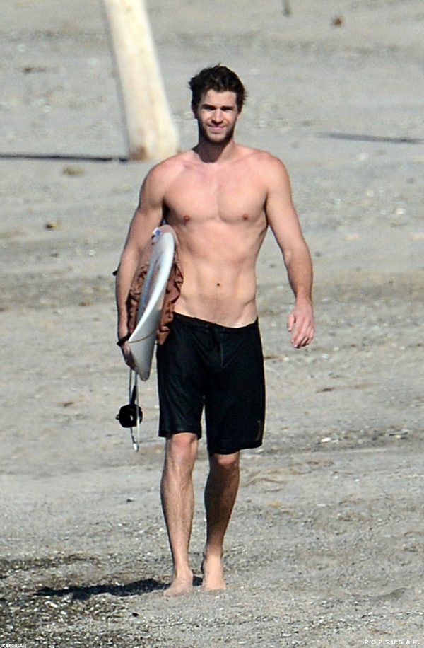 Liam-Chris-Hemsworth-Shirtless-Costa-Rica-Pictures