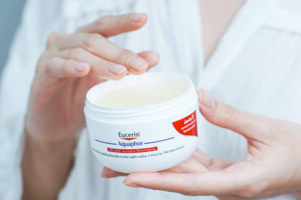 รีวิว Eucerin Aquaphor Soothing skin balm 