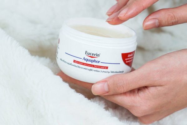 รีวิว Eucerin Aquaphor Soothing skin balm 